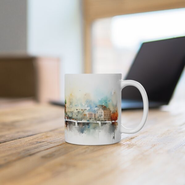 Weiße Tasse mit Watercolor Kreml Motiv – Perfektes Geschenk für Reisefreunde und Entdecker