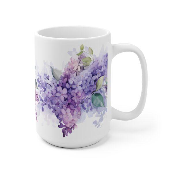 Weiße Keramiktasse mit Fliederblüten im Wasserfarbenstil - Ideales Geschenk für Naturfreunde