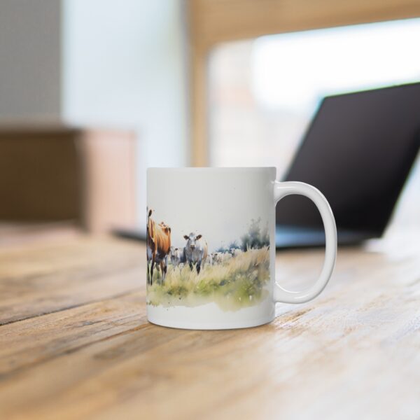 Weiße Keramiktasse mit Rindern und Kühen im Aquarell Stil – Ländliche Tiermotive für Tierliebhaber