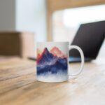 Berglandschaft Tasse mit Sonnenuntergang – Ideal für Bergfreunde, Kaffeetasse mit Komfort-Griff als Geschenk