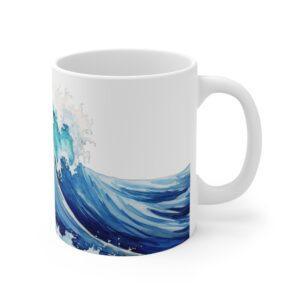 Ozeanische Träume: Keramiktasse mit blauen Wellen im aquarellierten Design