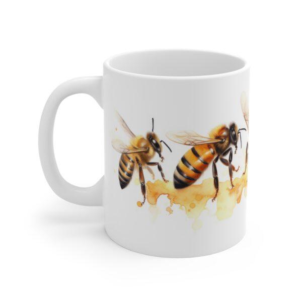 Naturinspirierte Keramiktasse mit Bienenmotiv im Aquarelldesign