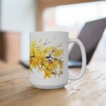 Weiße Keramik Tasse mit Forsythien im Aquarell – Frühlingshafte Naturdeko