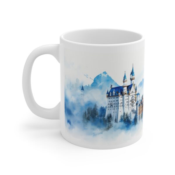 Weiße Tasse mit Neuschwanstein Motiv – Perfektes Geschenk für Reisefreunde und Wanderlustige