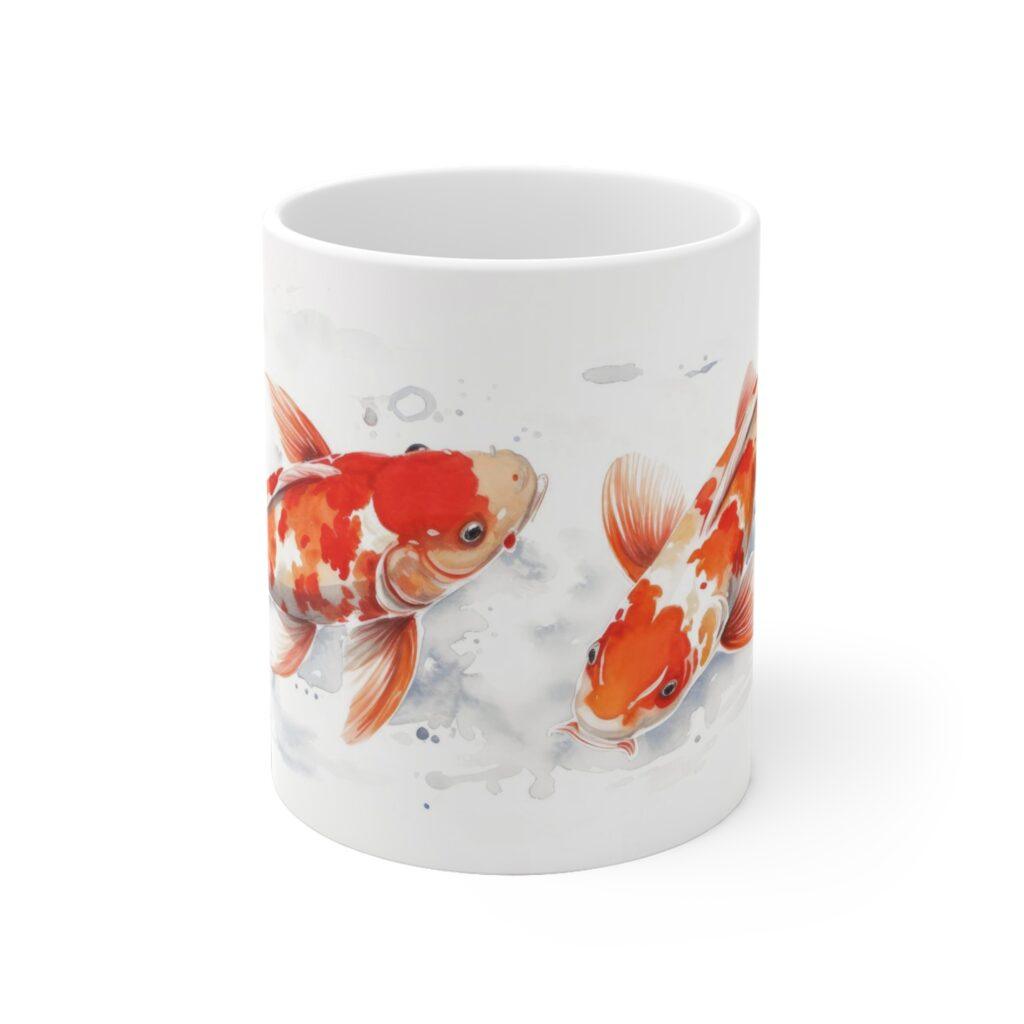 Wei&szlig;e Kaffeetasse mit Koi Fisch Aquarell-Print | Ideal f&uuml;r Koi- und Fischliebhaber als Geschenk