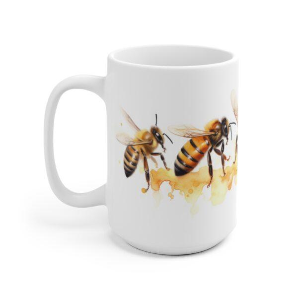 Naturinspirierte Keramiktasse mit Bienenmotiv im Aquarelldesign