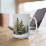 Bunte Aquarell Kaffeetasse mit Kieferwald-Motiv – Perfektes Geschenk für Naturliebhaber