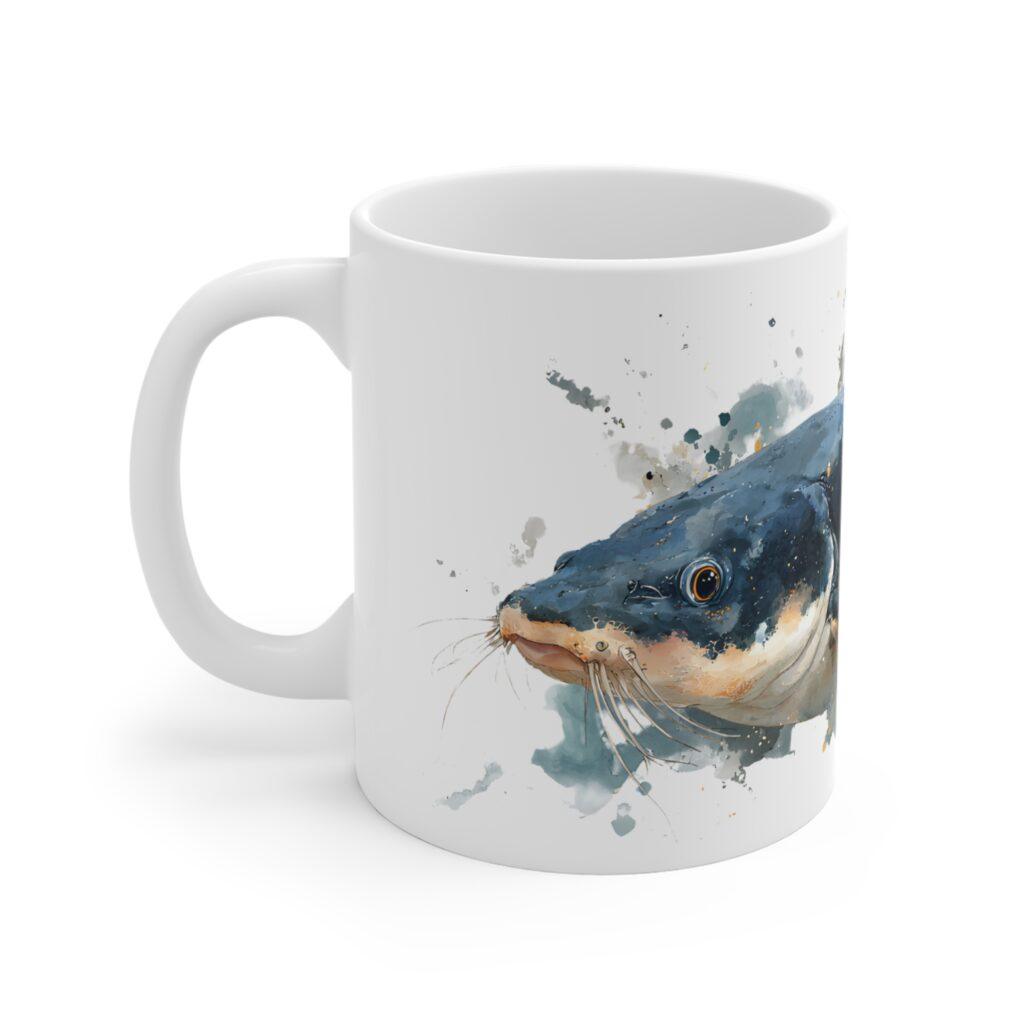 Wels Aquarell Tasse &ndash; Kunstvolles Design f&uuml;r Naturfreunde || Stilvolle Wels Tasse &ndash; Ideal f&uuml;r Angler und Kaffeeliebhaber
